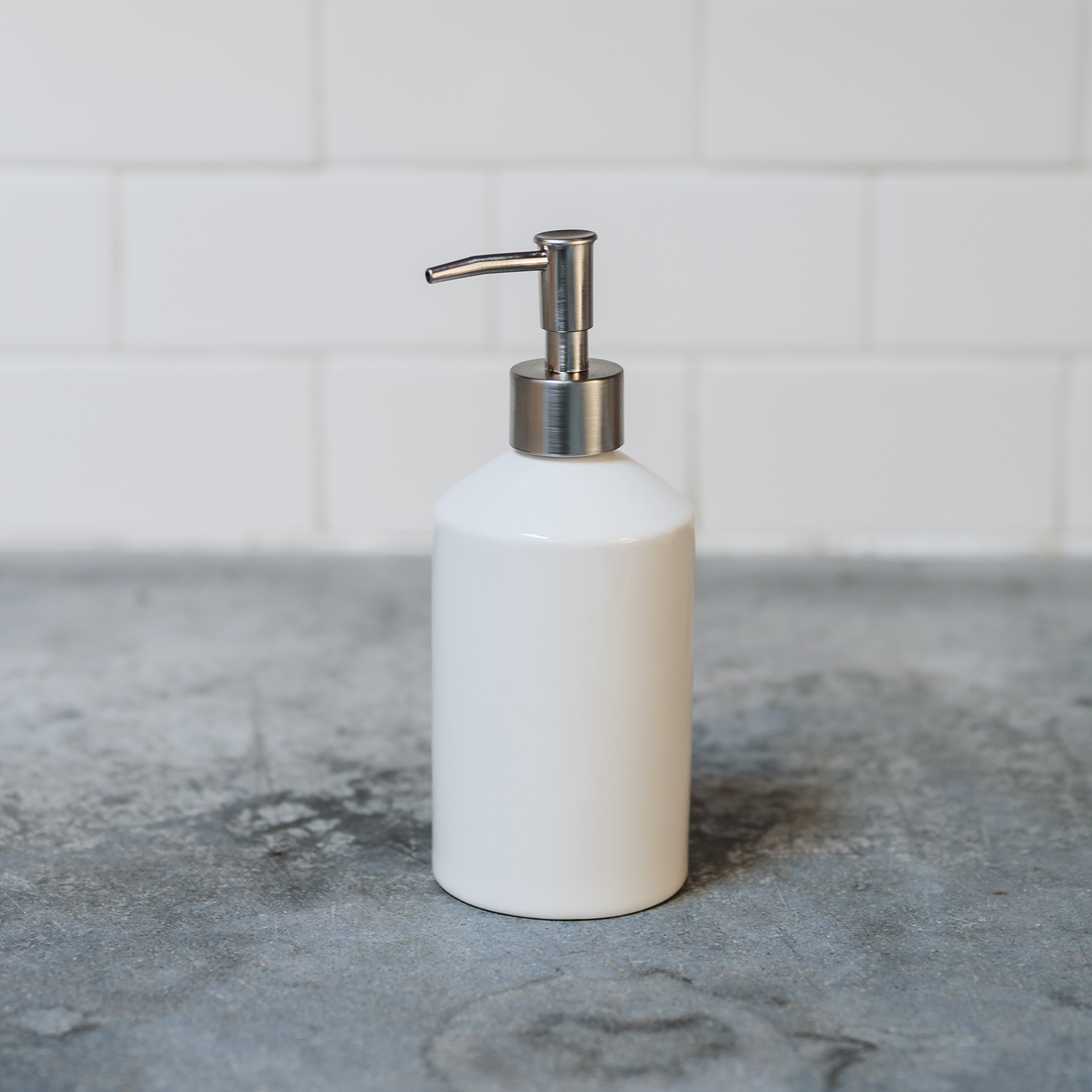 15 Fluid-Ounce Soap Dispenser with Brushed Nickel Pump – Klaywell